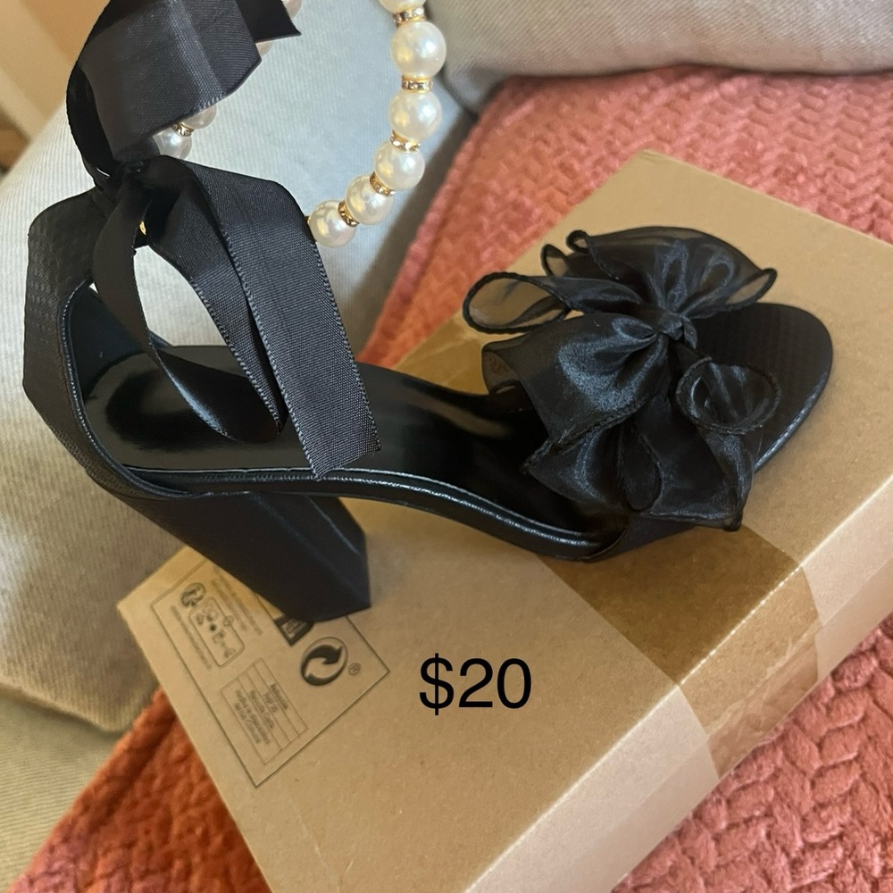 SHEIN Black Satin Bow Heels
